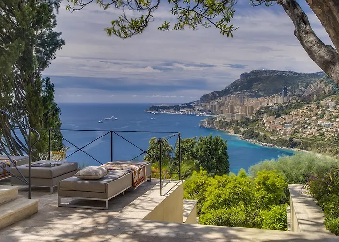 Luxurious Villa Overlooking Monaco