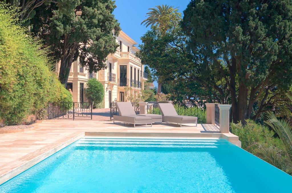 Luxurious Overlooking Monaco Villa